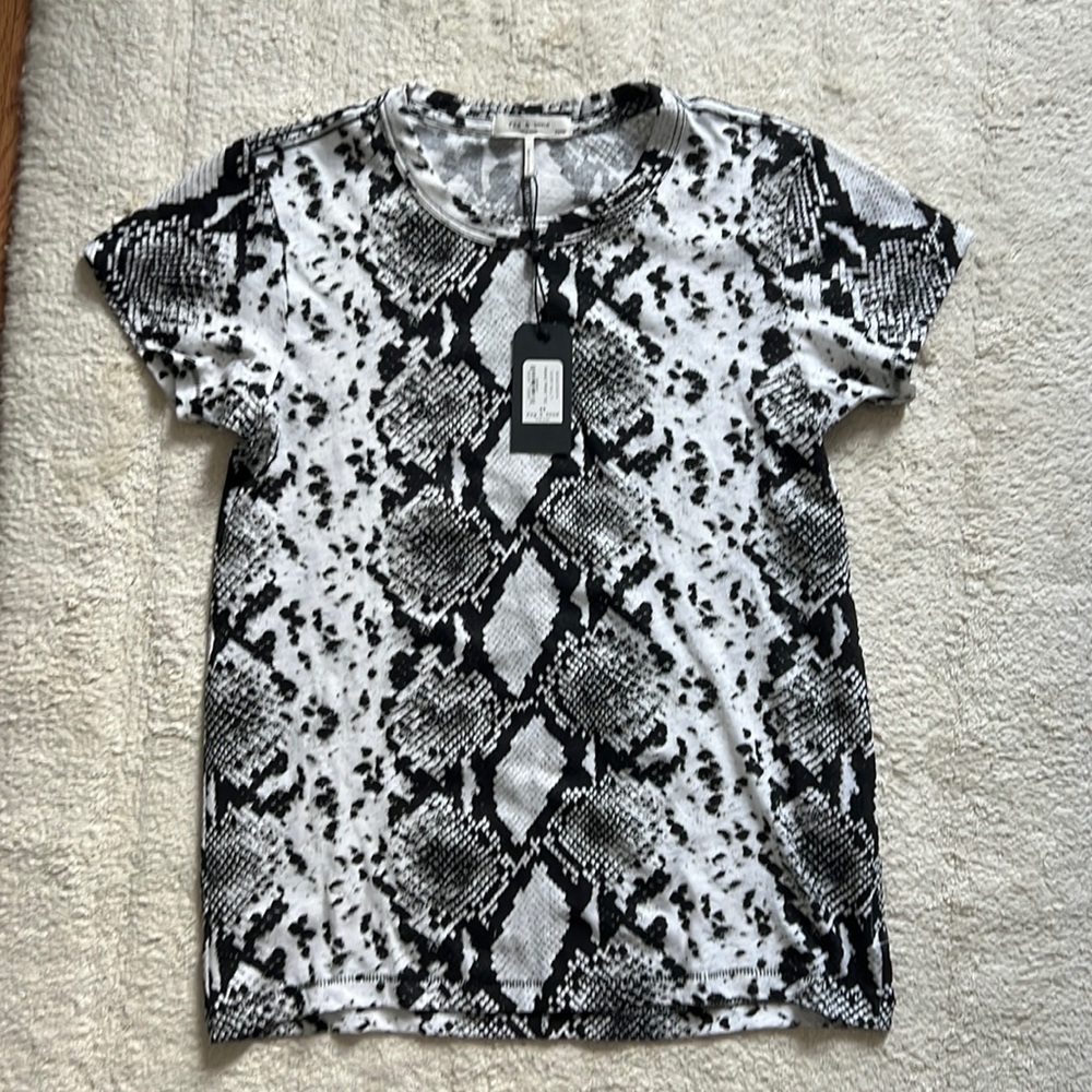 Rag &Bone NWT snake print tee size XS! Never worn.